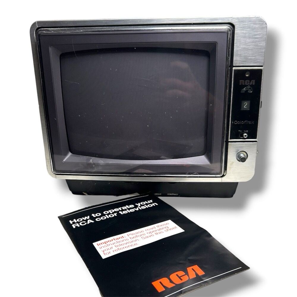 1981 9" RCA ColorTrak Cube TV Portable Video Gaming TV Model EFR 293S